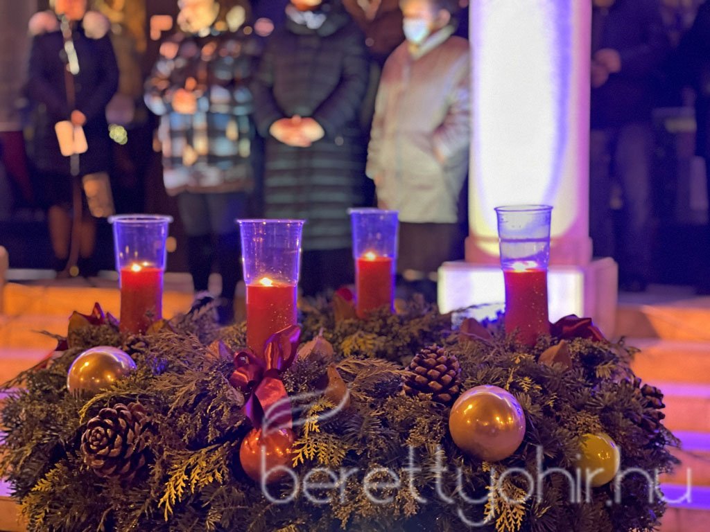 Fellobbant a szeretet lángja 54